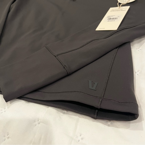 NWT Vuori Chilled Out Half Zip in Faded Black - Picture 5 of 5